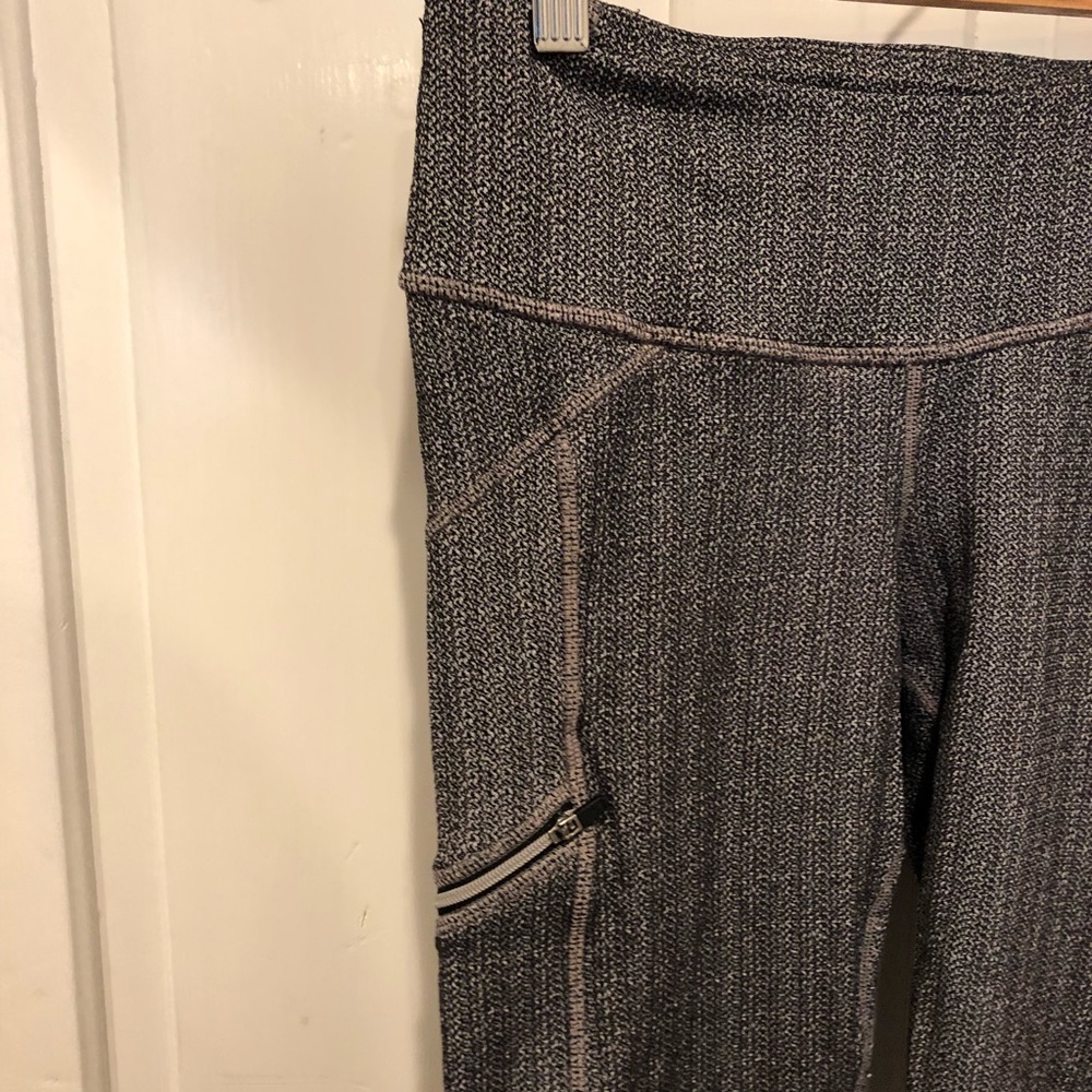 Athleta gray leggings with pockets! - Picture 5 of 8